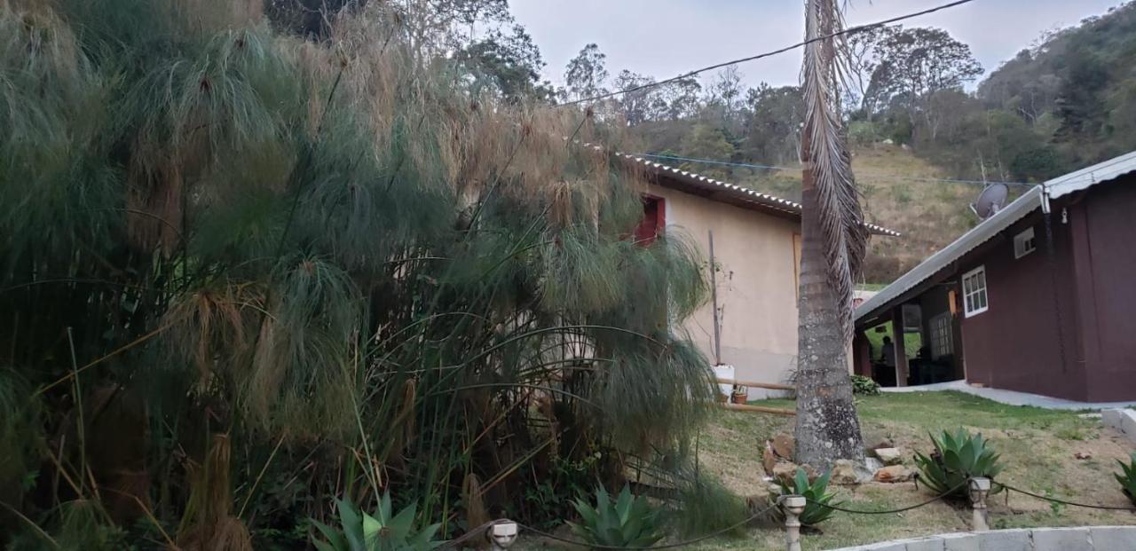 Casa de Campo Grande e Aconchegante na Montanha Santo Antônio do Pinhal Exterior foto